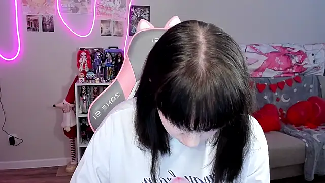 Snapshot of MollysLand chatting on February 15, 9:30 am MollysLand online show from February 15, 9:30 am