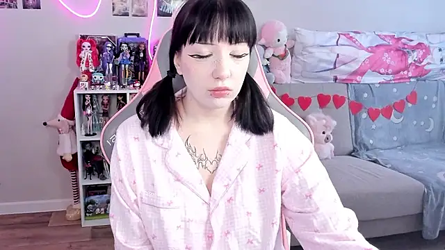 Snapshot of MollysLand chatting on February 26, 8:35 am MollysLand online show from February 26, 8:35 am