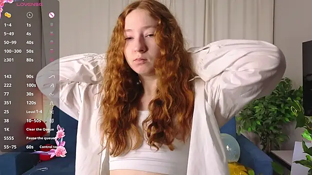 Snapshot of MaraButtrey chatting on February 17, 1:24 am MaraButtrey online show from February 17, 1:24 am