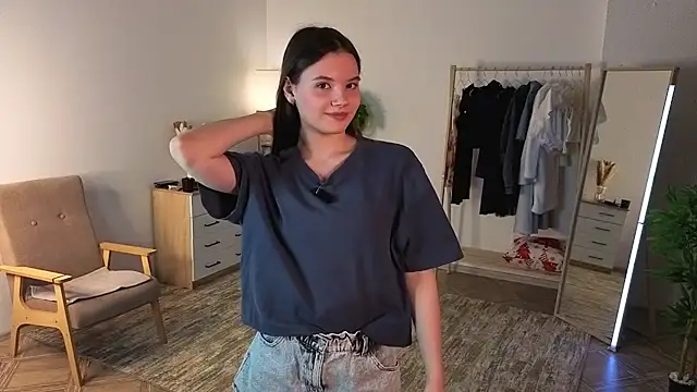 Snapshot of MirthaZien chatting on February 9, 1:09 am MirthaZien online show from February 9, 1:09 am