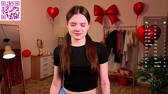 Snapshot of MirthaZien chatting on February 20, 1:02 am MirthaZien online show from February 20, 1:02 am