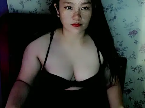 UrLovelyWetPussy online show from April 14, 11:16 am