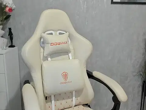 MistressMiia online show from March 5, 3:41 pm