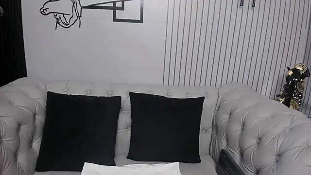 Snapshot of sophie_bonny chatting on February 14, 11:18 am sophie bonny online show from February 14, 11:18 am