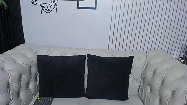 Snapshot of sophie_bonny chatting on February 27, 11:21 am sophie bonny online show from February 27, 11:21 am