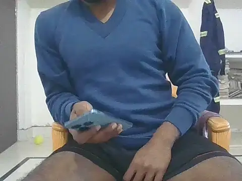 Snapshot of veeeer1239 chatting on February 3, 5:05 am veeeer1239 online show from February 3, 5:05 am