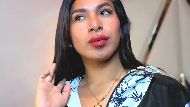 Snapshot of MeelFox chatting on February 7, 12:53 pm MeelFox online show from February 7, 12:53 pm