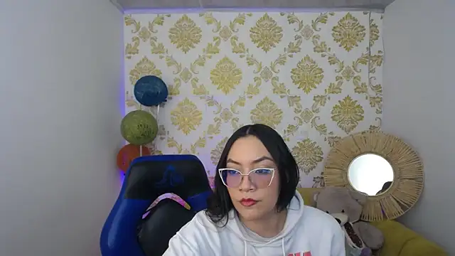 ALISS M  online show from February 23, 9:12 pm