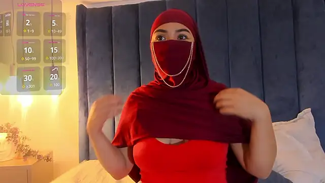 Snapshot of fatimarab__ chatting on February 10, 3:32 am fatimarab online show from February 10, 3:32 am