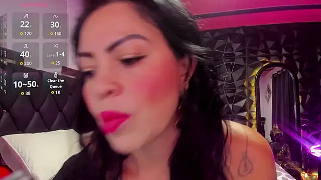 Snapshot of LINDA_BLER chatting on February 11, 12:04 am LINDA BLER online show from February 11, 12:04 am