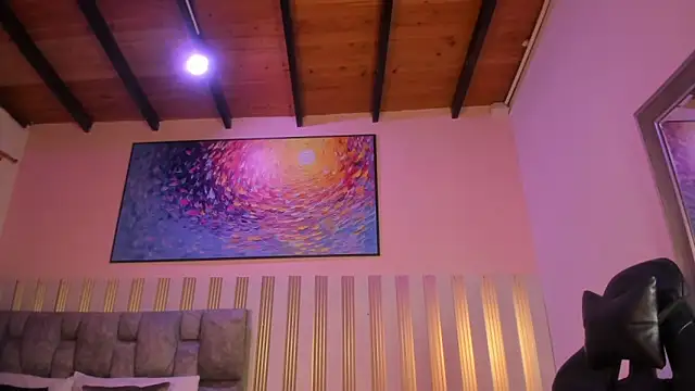 nina glow online show from April 17, 11:35 am