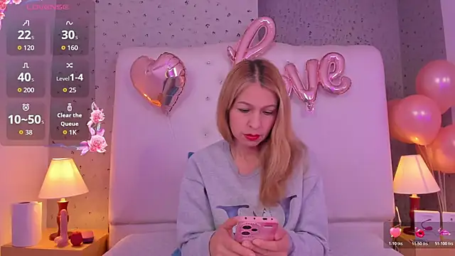 Snapshot of AlexaFoxx_ chatting on February 19, 12:56 pm AlexaFoxx online show from February 19, 12:56 pm