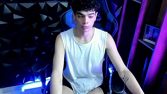 Snapshot of Elbombondelcircuit chatting on February 16, 7:43 pm Elbombondelcircuit online show from February 16, 7:43 pm