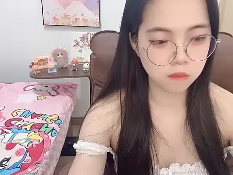 Snapshot of Dawn-2 chatting on February 9, 1:31 am Dawn-2 online show from February 9, 1:31 am