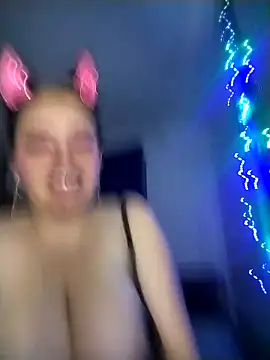 Snapshot of Deimoonblack26 chatting on February 27, 7:03 pm Deimoonblack26 online show from February 27, 7:03 pm