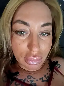 Snapshot of MiaMooly chatting on September 11, 2:06 pm MiaMooly online show from September 11, 2:06 pm