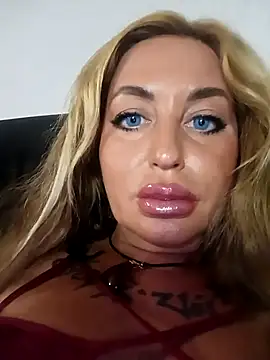 Snapshot of MiaMooly chatting on September 20, 4:52 pm MiaMooly online show from September 20, 4:52 pm