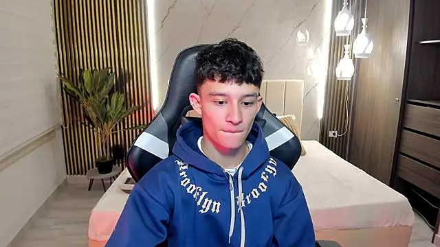 Patrick Howland  online show from February 9, 3:32 am