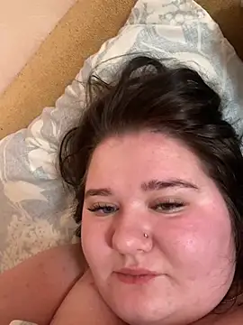 Snapshot of AngelKiras chatting on February 11, 7:24 am AngelKiras online show from February 11, 7:24 am