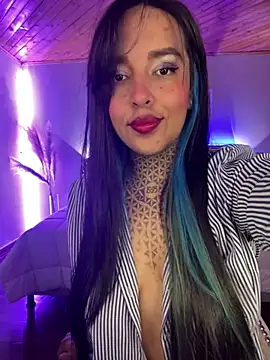 Annie Alicee online show from March 25, 2:45 pm