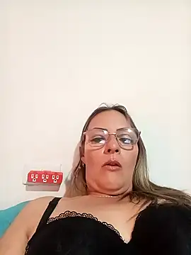 Snapshot of MONITA_SEXXX chatting on February 3, 8:25 pm MONITA SEXXX online show from February 3, 8:25 pm