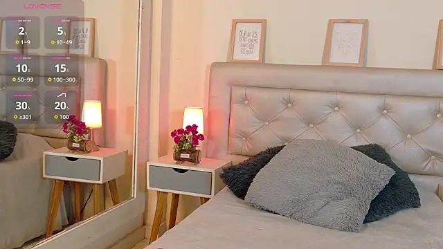 Snapshot of Aiden_Gray chatting on February 16, 8:16 pm Aiden Gray online show from February 16, 8:16 pm