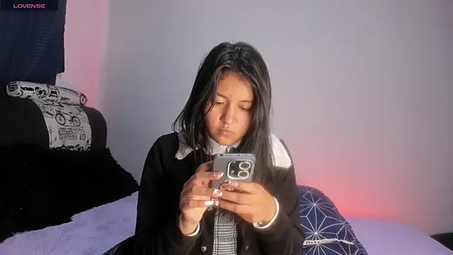 Snapshot of Sharlottee__ chatting on February 3, 5:05 am Sharlottee online show from February 3, 5:05 am