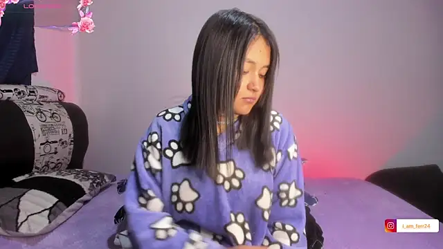 Snapshot of Sharlottee__ chatting on February 21, 10:16 am Sharlottee online show from February 21, 10:16 am