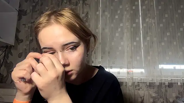 Snapshot of LedAffinity chatting on February 15, 8:13 am LedAffinity online show from February 15, 8:13 am