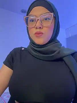 Amira-Awhada online show from April 20, 9:05 pm