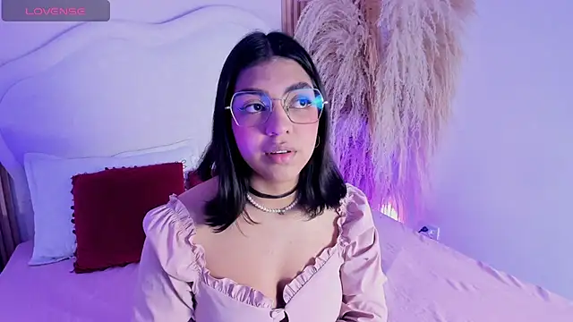 Snapshot of rebeca_taylor chatting on February 17, 3:14 am rebeca taylor online show from February 17, 3:14 am