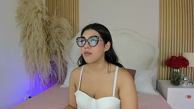 rebeca taylor online show from April 9, 3:17 am