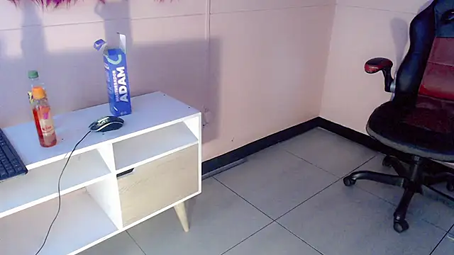 Snapshot of Andrea_Pop_ chatting on February 16, 7:21 pm Andrea Pop online show from February 16, 7:21 pm