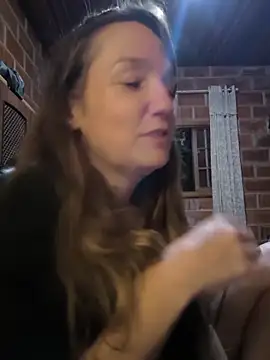 Snapshot of Loirinha_surf chatting on February 19, 5:47 am Loirinha surf online show from February 19, 5:47 am