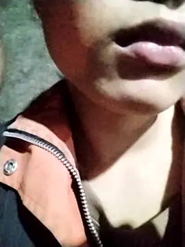 Snapshot of bigdady112 chatting on February 13, 2:29 am bigdady112 online show from February 13, 2:29 am