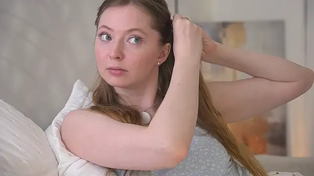 Snapshot of moan_elisa chatting on February 27, 3:06 am moan elisa online show from February 27, 3:06 am