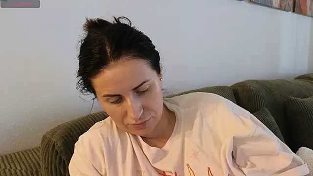 Snapshot of ViolettBaby chatting on February 8, 6:22 pm ViolettBaby online show from February 8, 6:22 pm