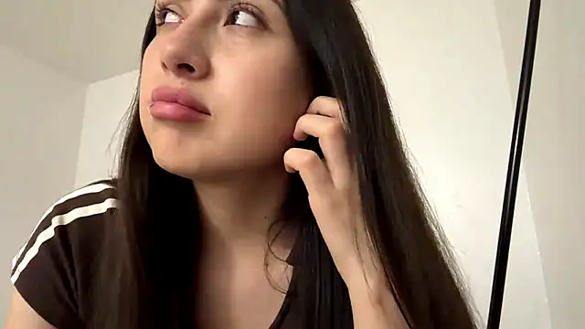 Snapshot of BreanneTamondong chatting on February 7, 5:44 am BreanneTamondong online show from February 7, 5:44 am