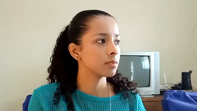 Snapshot of KayleenStoyanoff chatting on February 9, 11:58 am KayleenStoyanoff online show from February 9, 11:58 am