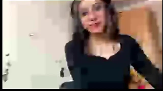 Snapshot of MarianRuhle chatting on February 26, 1:21 pm MarianRuhle online show from February 26, 1:21 pm