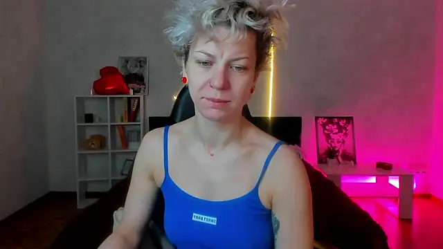 strip dancer online show from March 3, 1:34 am