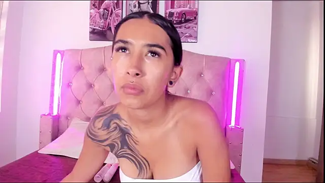 Snapshot of liittle__baby chatting on February 27, 12:05 pm liittle baby online show from February 27, 12:05 pm