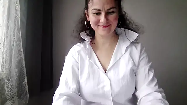 Snapshot of LexiMira254 chatting on February 12, 12:33 pm LexiMira254 online show from February 12, 12:33 pm