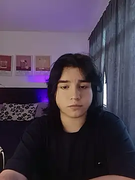 Daniellesins1 online show from February 4, 12:22 pm