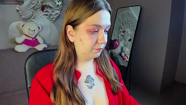 Snapshot of RachelDiRose chatting on February 12, 3:23 am RachelDiRose online show from February 12, 3:23 am