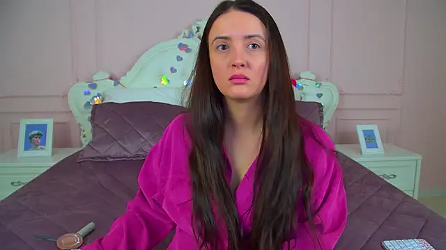 ElinaBellucci online show from February 18, 4:30 am