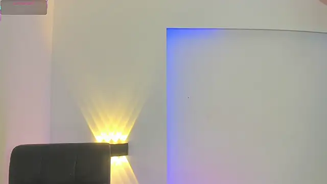 Snapshot of AllanaRosee chatting on March 1, 10:34 pm AllanaRosee online show from March 1, 10:34 pm