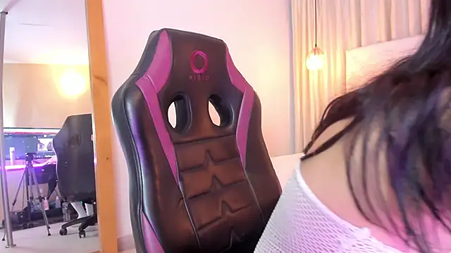 Demon lala online show from March 6, 12:45 pm