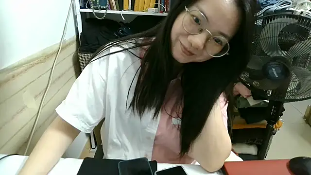 Snapshot of xiaoxiaowan11 chatting on March 29, 12:49 pm xiaoxiaowan11 online show from March 29, 12:49 pm