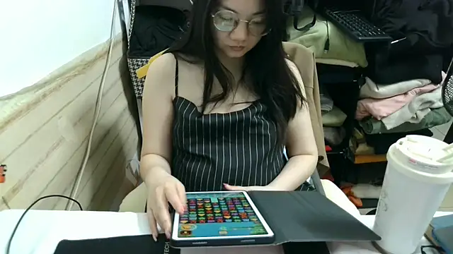 Snapshot of xiaoxiaowan11 chatting on April 14, 1:28 pm xiaoxiaowan11 online show from April 14, 1:28 pm